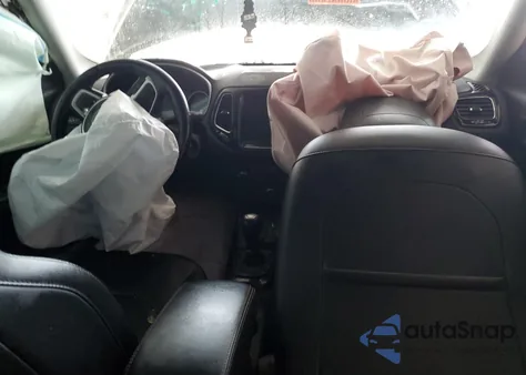 2021 Jeep Compass Limited z USA, uszkodzony, nr VIN 3C4NJDCB1MT525911